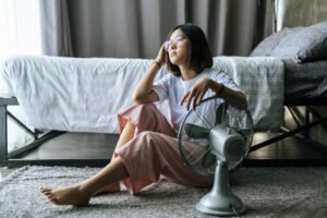 How to Cool Down a Room Without Air Conditioning Using a Fan