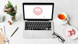 How to Find Emails Faster Using Apple’s New Digest View Feature