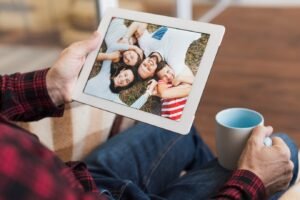 How to Manage Photo Sharing Permissions in Google Photos Albums